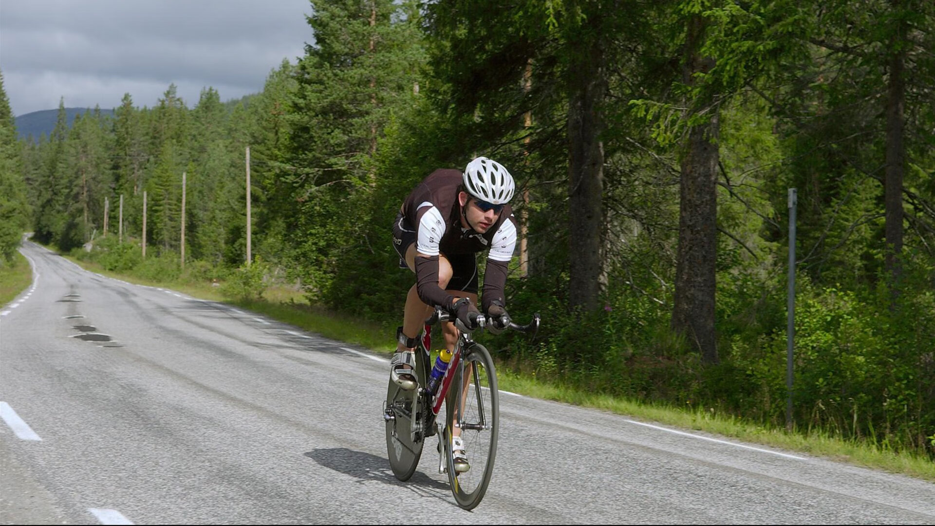 熊猫体育在线-浓眉擎天柱，骑士踏深城，当唯一性在焦点战中闪耀