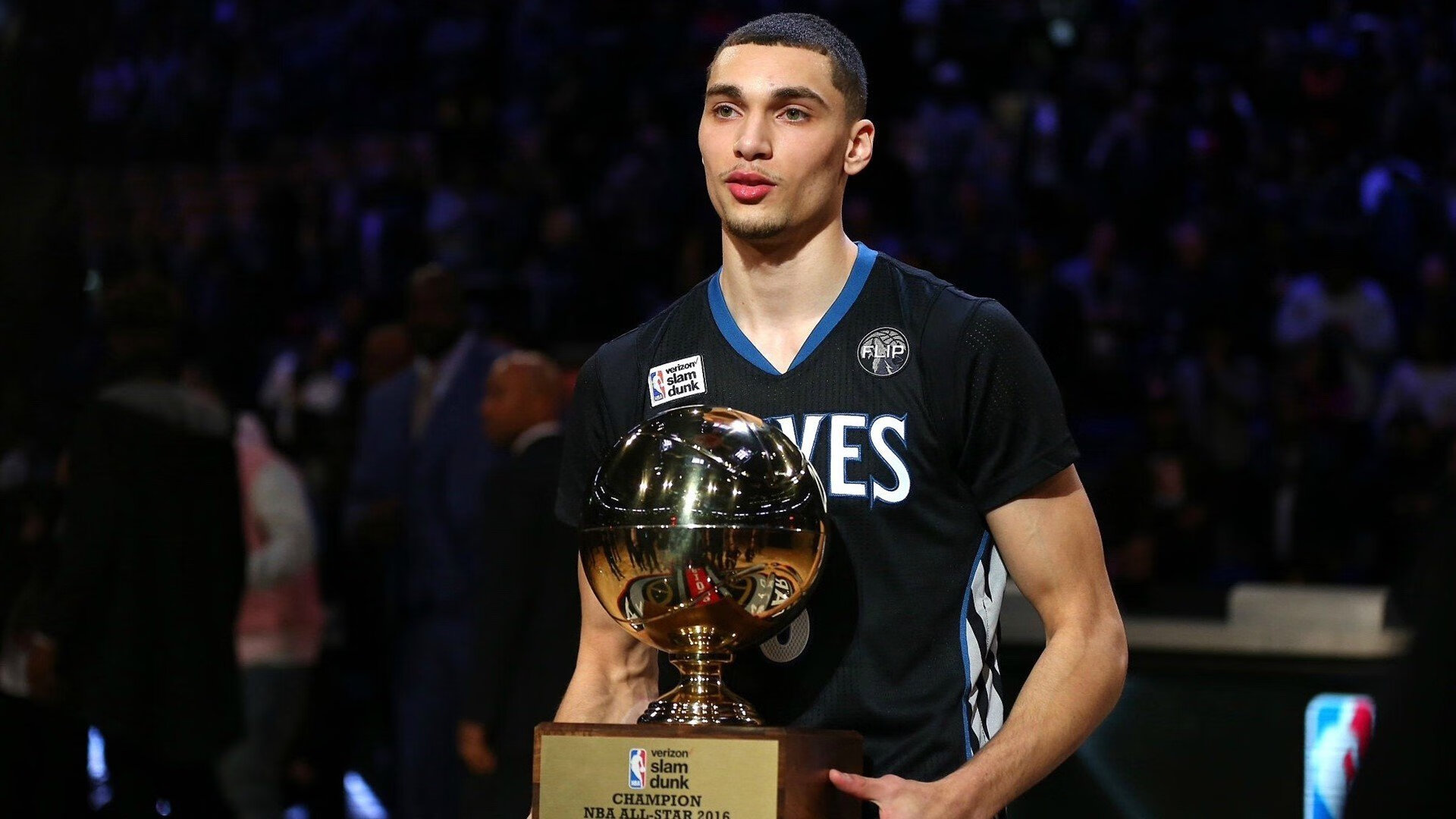 熊猫体育app-关键时刻的掌控者，拉梅洛的崛起与湖人的压制力