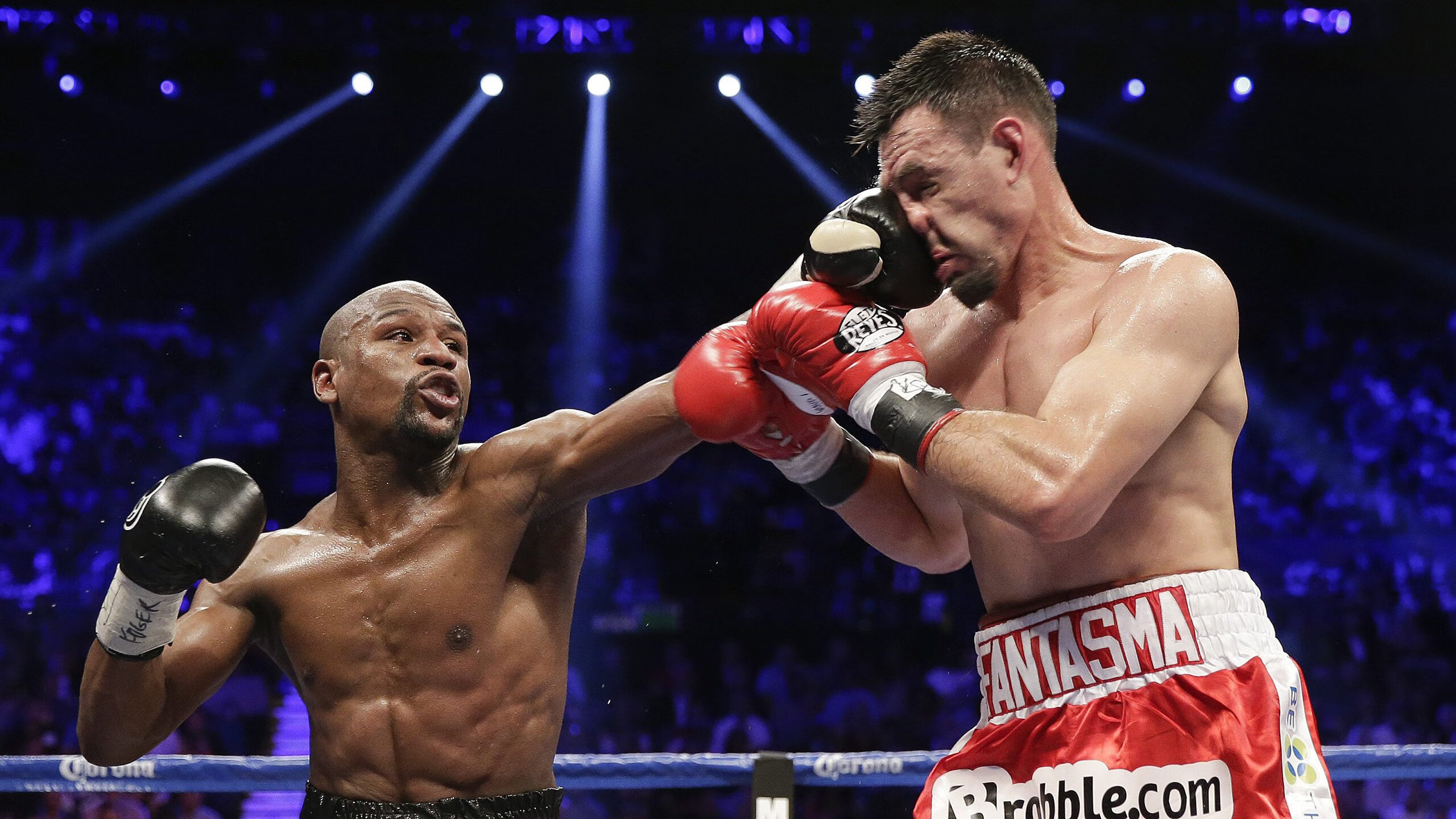 赛道上的艺术，佩雷兹驾驭阿斯顿马丁轻取威廉姆斯惊艳四座