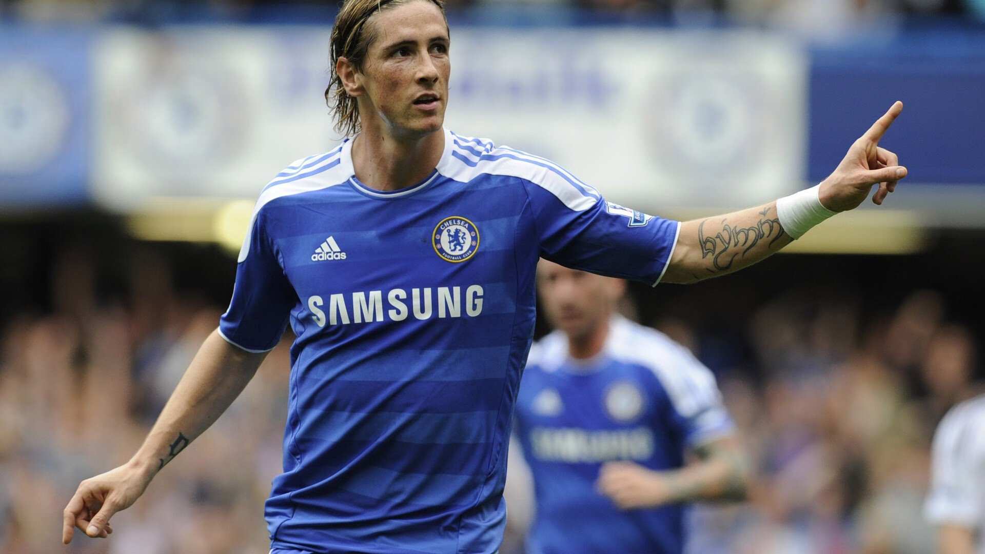 赛道上的逆袭，佩雷兹高光表现助雷诺车队翻盘梅赛德斯